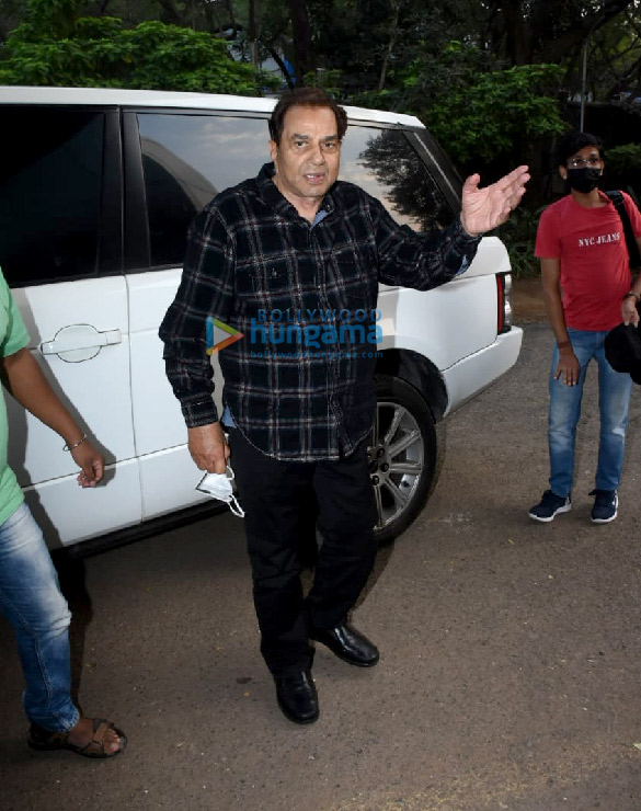 photos saira banu subhash ghai and dharmendra snapped in mumbai 5