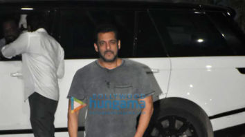 Photos: Salman Khan, Saiee Manjrekar, Aayush Sharma and others spotted at Kalina airport