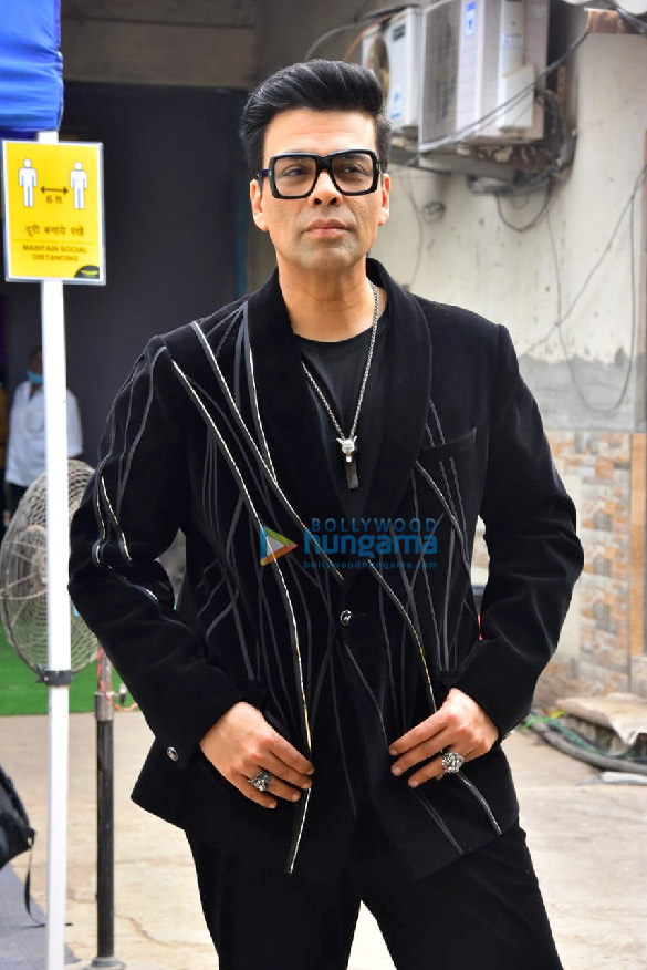 photos sara ali khan dhanush and karan johar snapped during the promotions of atrangi re 5