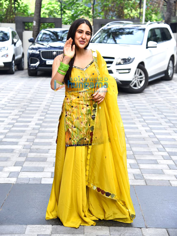 photos sara ali khan spotted promoting atrangi re at t series office 4