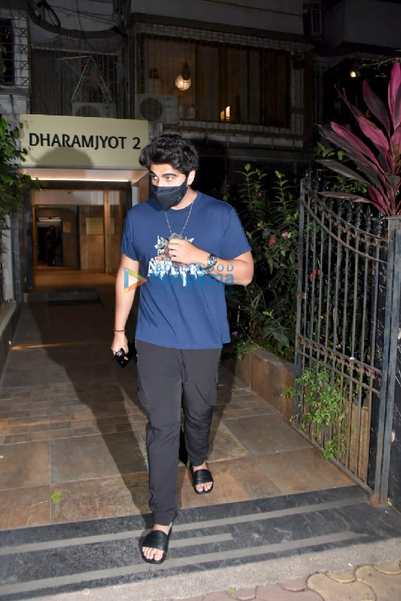 photos tara sutaria and arjun kapoor at mohit suris office in bandra 5