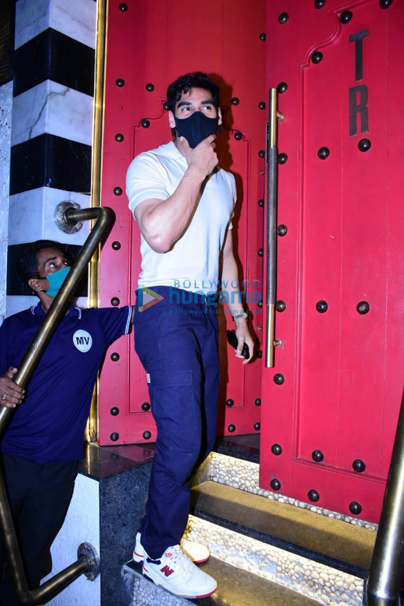 photos vani kapoor kl rahul ahan shetty tania shroff and others spotted at tori in khar 3