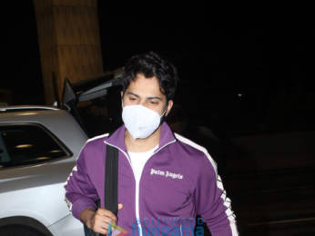 Photos: Varun Dhawan snapped at the airport Photos: Varun Dhawan snapped at the airport