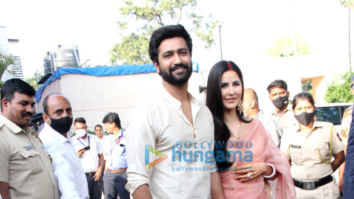 Photos: Vicky Kaushal and Katrina Kaif snapped at Kalina airport