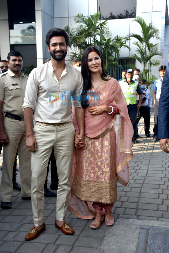 photos vicky kaushal and katrina kaif snapped at kalina airport 2