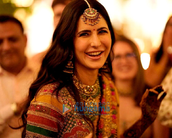 photos vicky kaushal and katrina kaif snapped during their mehendi ceremony in rajasthan1 3