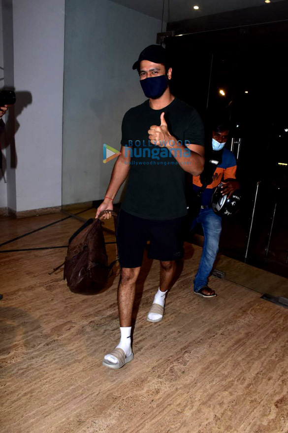 Photos: Vicky Kaushal snapped at gym in Andheri Photos: Vicky Kaushal snapped at gym in Andheri