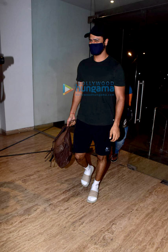 photos vicky kaushal snapped at gym in andheri 4