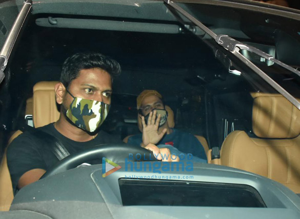 photos vicky kaushal spotted at katrina kaifs house in bandra 2