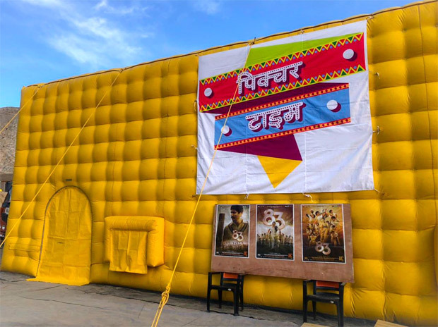 Ranveer Singh and Kabir Khan's 83 to script history by releasing on world's highest mobile theatre in Ladakh Ranveer Singh and Kabir Khan's 83 to script history by releasing on world's highest mobile theatre in Ladakh