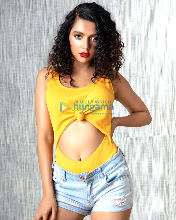 ruhi singh 2 43