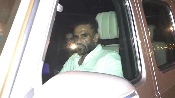 Spotted: Akshay Kumar, Suniel Shetty, Alia Bhatt, Sajid Nadiadwala, and Sanjay Khan at JW Marriott Spotted: Akshay Kumar, Suniel Shetty, Alia Bhatt, Sajid Nadiadwala, and Sanjay Khan at JW Marriott