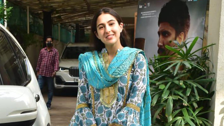 Spotted: Sara Ali Khan at Sunny Super Sound in Juhu, Mumbai Spotted: Sara Ali Khan at Sunny Super Sound in Juhu, Mumbai