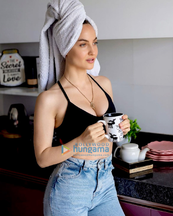 elli avrram 12