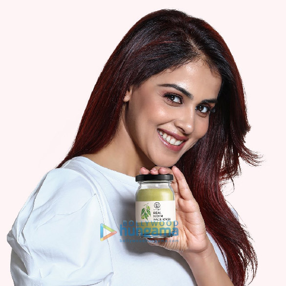 genelia dsouza 70