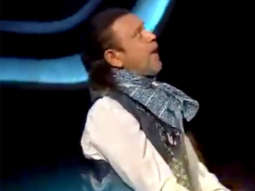 Hunarbaaz: Mithun Chakraborty TOUCHES FEET of His CRAZY fangirl | Parineeti Chopra | Karan Johar