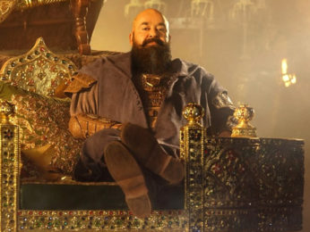 Mohanlal goes bald in the first look of his directorial debut Barroz Mohanlal goes bald in the first look of his directorial debut Barroz