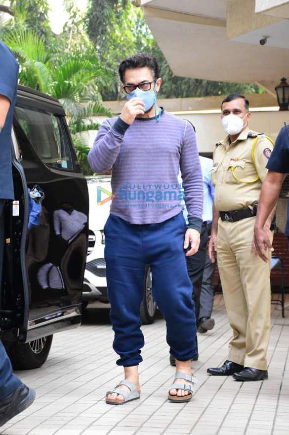 photos aamir khan spotted in bandra 4 3