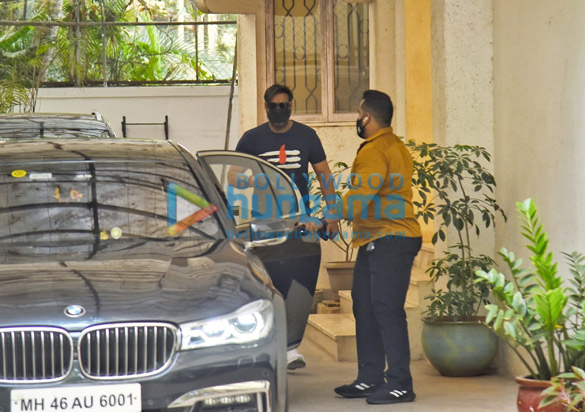photos ajay devgn spotted outside a dubbing studio in juhu 2