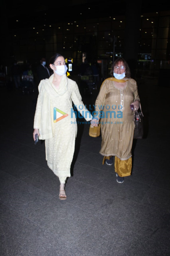 photos anil kapoor tamannaah bhatia and aditya roy kapur snapped at the airport 3