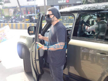 Photos: Arjun Kapoor snapped at a clinic in Santacruz