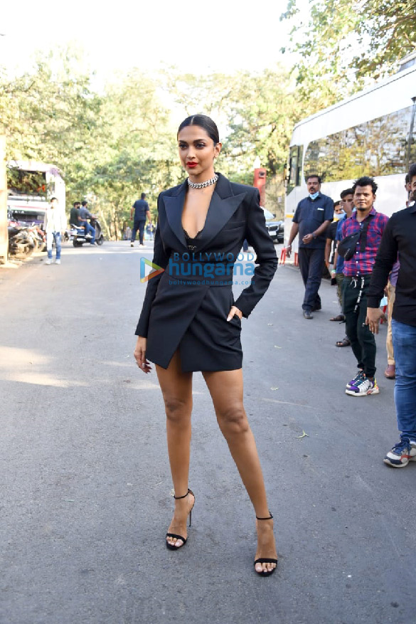 photos deepika padukone ananya panday and siddhant chaturvedi snapped on the sets of bigg boss in 3