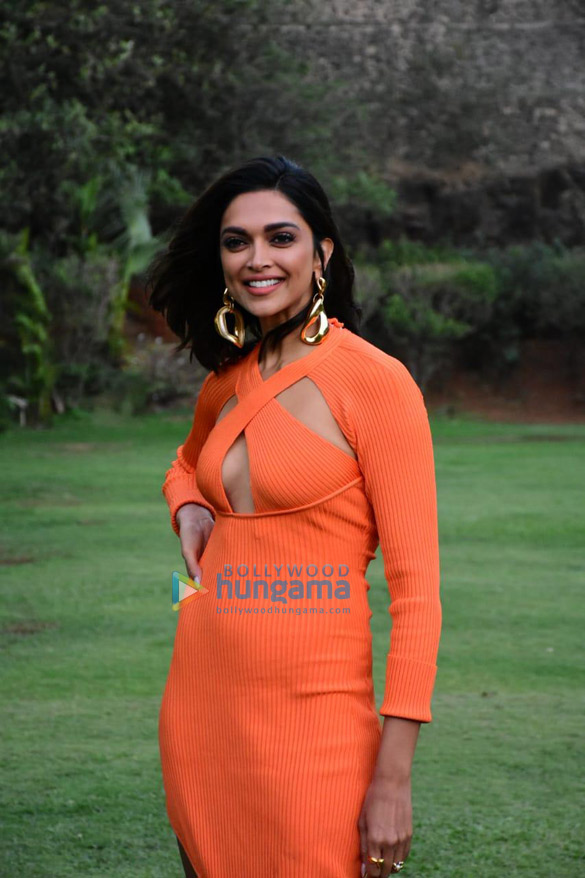 photos deepika padukone siddhant chaturvedi ananya panday and shakun batra snapped promoting their film gehraiyaan at taj lands end 10