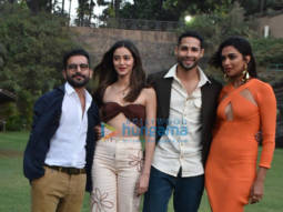 Photos: Deepika Padukone, Siddhant Chaturvedi, Ananya Panday and Shakun Batra snapped promoting their film Gehraiyaan at Taj Lands End Photos: Deepika Padukone, Siddhant Chaturvedi, Ananya Panday and Shakun Batra snapped promoting their film Gehraiyaan at Taj Lands End