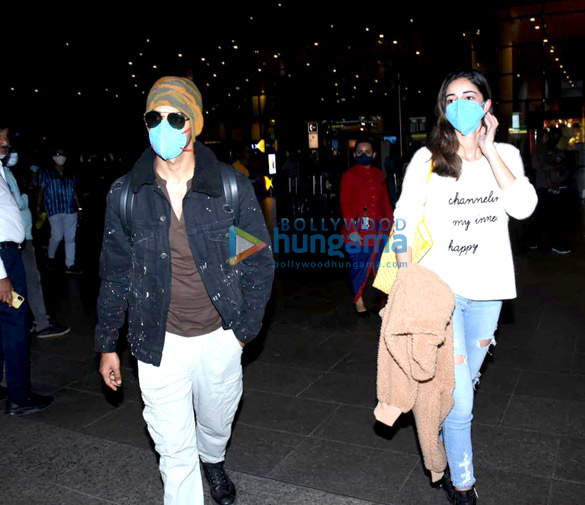 Photos: Ishaan Khatter, Ananya Panday, Kajol and others snapped at the airport Photos: Ishaan Khatter, Ananya Panday, Kajol and others snapped at the airport