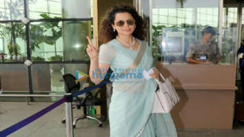 Photos: Kangana Ranaut and Esha Deol snapped at the airport