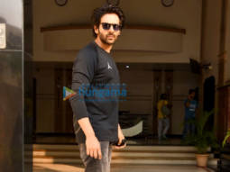 Photos: Kartik Aaryan snapped at Anees Bazmee’s office in Andheri
