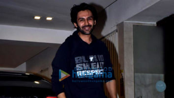 Photos: Kartik Aaryan snapped in Juhu