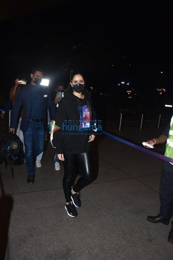 photos katrina kaif snapped at the airport 3 4