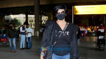 Photos: Mandira Bedi, Arjun Bijlani and Bunty Walia spotted at the airport