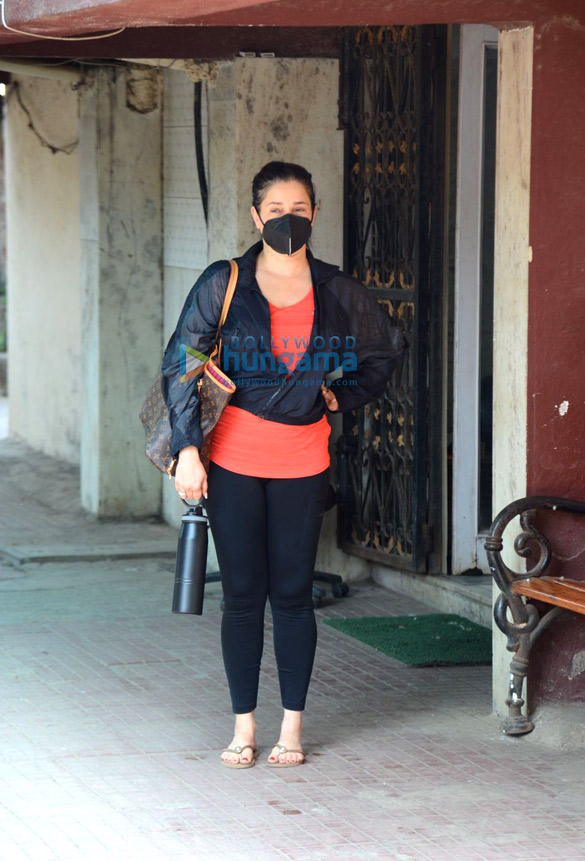 photos pooja hegde and neelam kothari spotted at pilates class 5