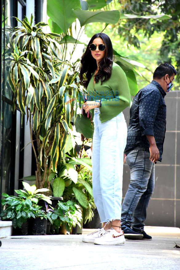 photos rakul preet singh spotted at maddock office in bandra 2