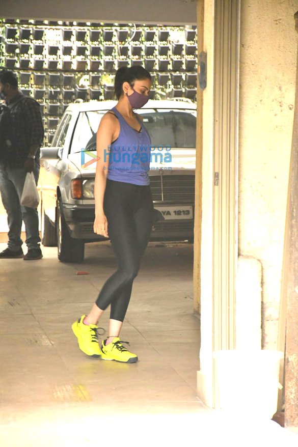photos rakul preet singh spotted in bandra 4 6