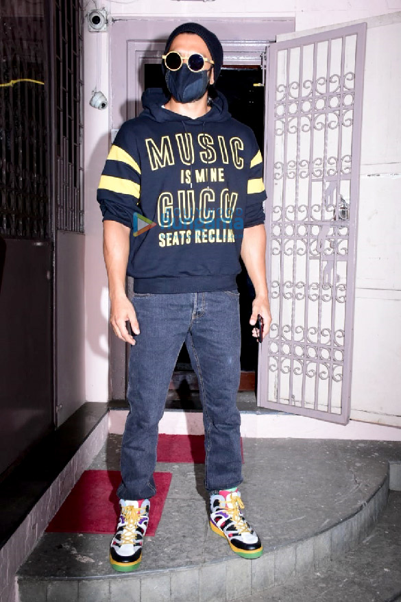 photos ranveer singh spotted at a dubbing studio in bandra 1 4