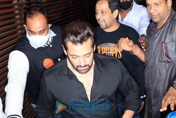 Photos: Salman Khan snapped at Estella in Juhu Photos: Salman Khan snapped at Estella in Juhu