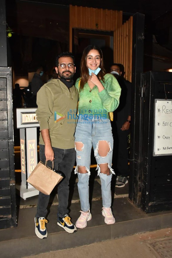 Photos: Shakun Batra and Ananya Panday spotted at Mizu in Khar Photos: Shakun Batra and Ananya Panday spotted at Mizu in Khar