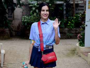 Photos: Sonnalli Seygall snapped in Khar