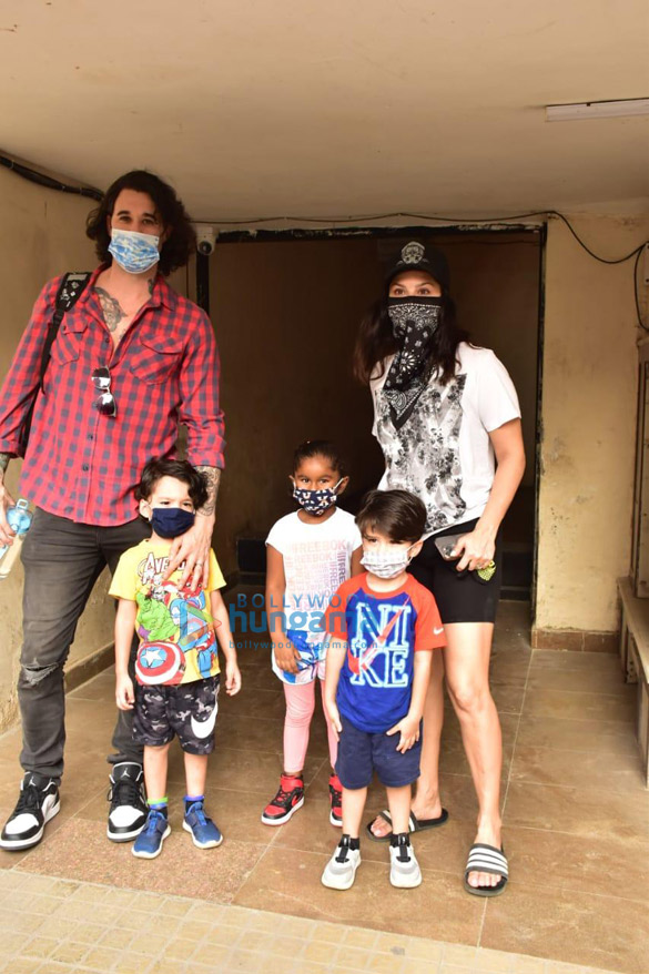 Photos: Sunny Leone and her family snapped in Andheri