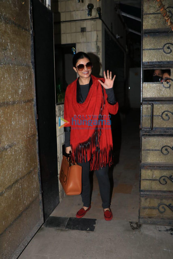 photos sushmita sen snapped in bandra 4 2