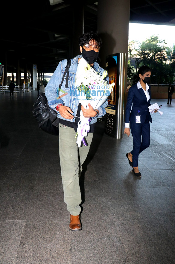 photos tamannaah bhatia raashi khanna and others snapped at the airport 6