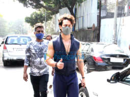Photos: Tiger Shroff spotted in Santacruz