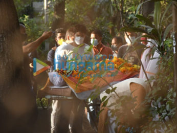 Photos: Varun Dhawan spotted at Shamshan Bhumi