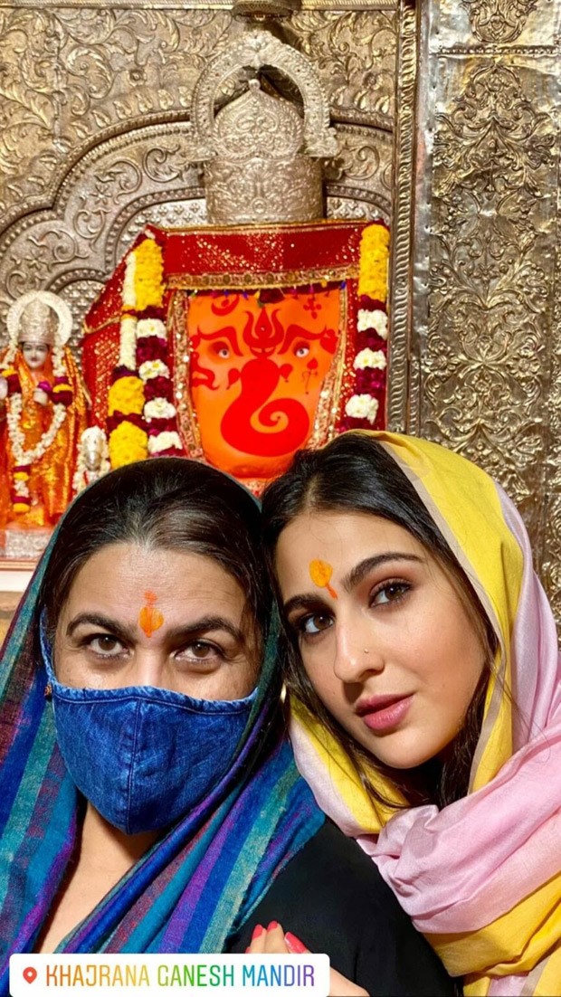 Sara Ali Khan and Amrita Singh seek blessings at the Khajrana Ganesh Temple in Indore