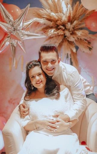 Soon- to- be-parents Aditya Narayan and Shweta Agarwal share photos from baby shower