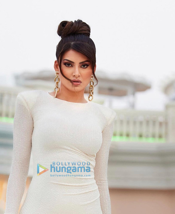 urvashi rautela 025 1 2