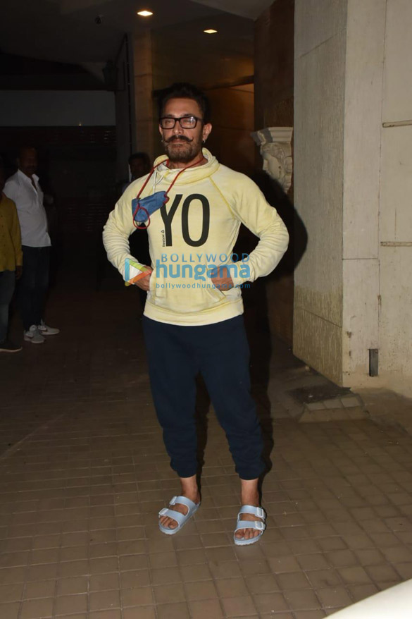 photos aamir khan snapped at a dubbing studio in bandra 0058